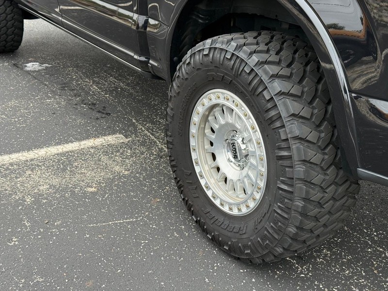 Ford F-150 Vehicle Full-screen Gallery Image 06