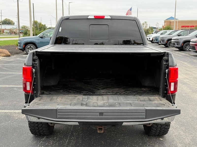 Ford F-150 Vehicle Full-screen Gallery Image 07