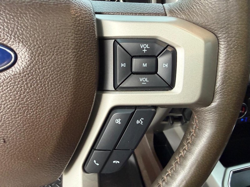 Ford F-150 Vehicle Full-screen Gallery Image 22