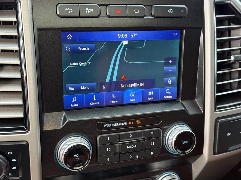 Ford F-150 Vehicle Full-screen Gallery Image 25