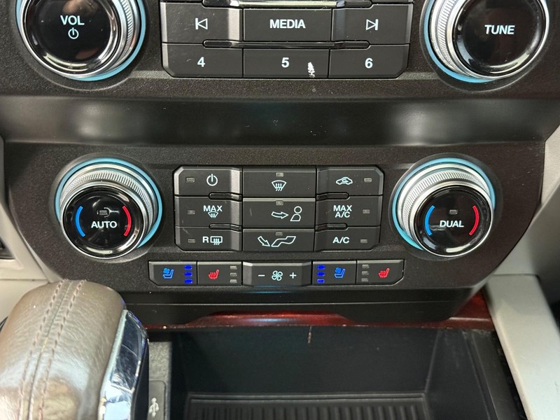 Ford F-150 Vehicle Full-screen Gallery Image 27