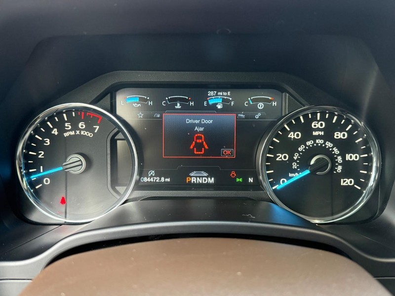Ford F-150 Vehicle Full-screen Gallery Image 31