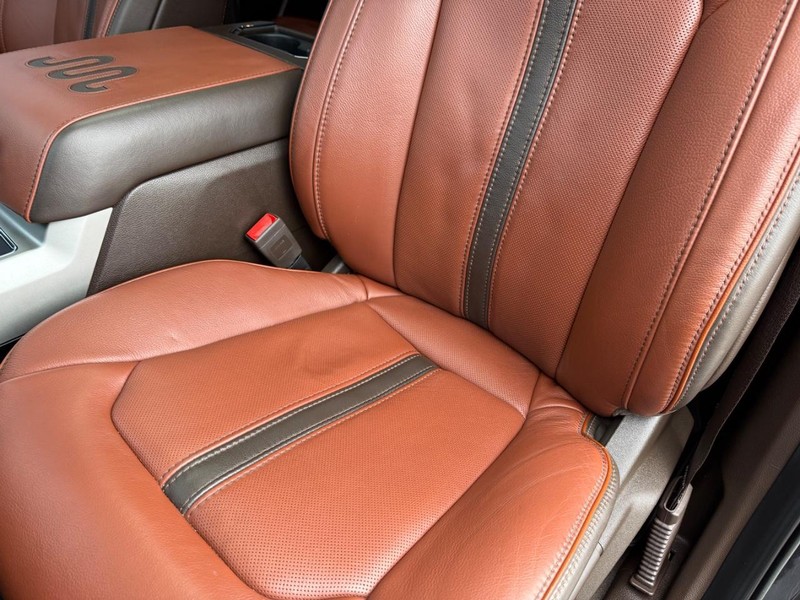 Ford F-150 Vehicle Full-screen Gallery Image 33