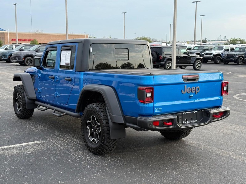 Jeep Gladiator Vehicle Full-screen Gallery Image 5