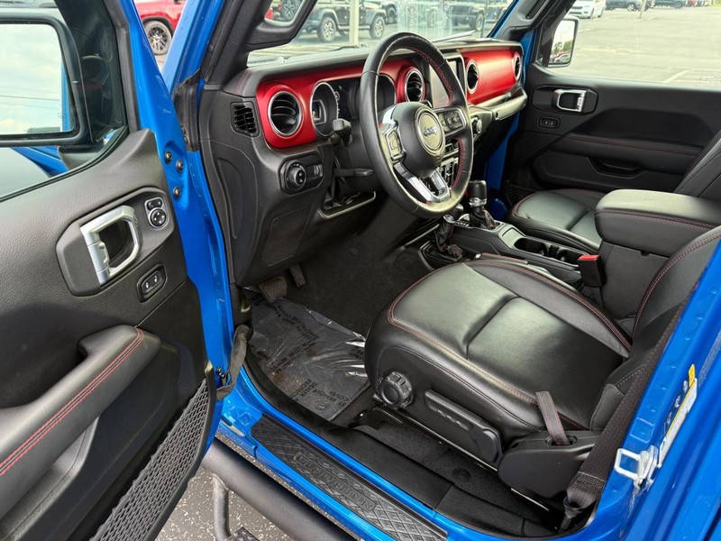 Jeep Gladiator Vehicle Full-screen Gallery Image 16