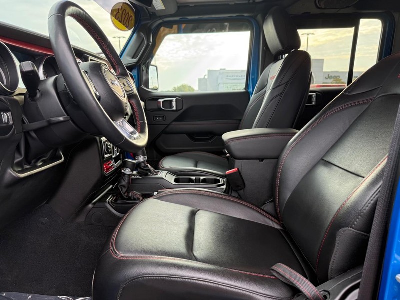 Jeep Gladiator Vehicle Full-screen Gallery Image 17