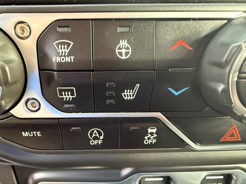 Jeep Gladiator Vehicle Full-screen Gallery Image 22
