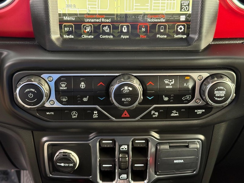 Jeep Gladiator Vehicle Full-screen Gallery Image 25