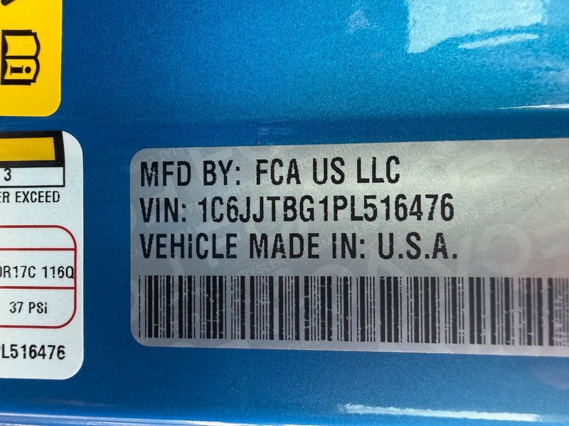 Jeep Gladiator Vehicle Full-screen Gallery Image 31