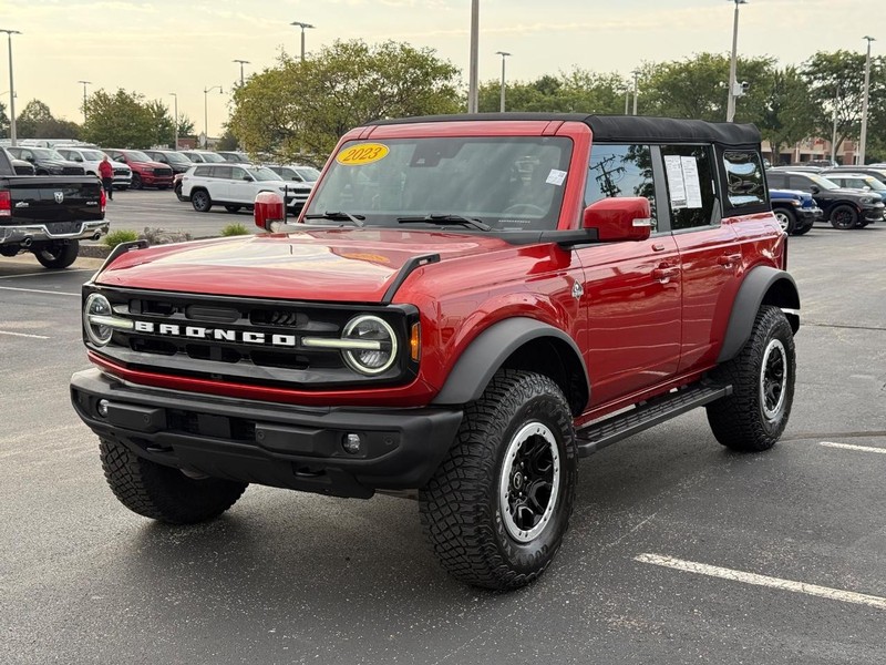 Ford Bronco Vehicle Full-screen Gallery Image 08