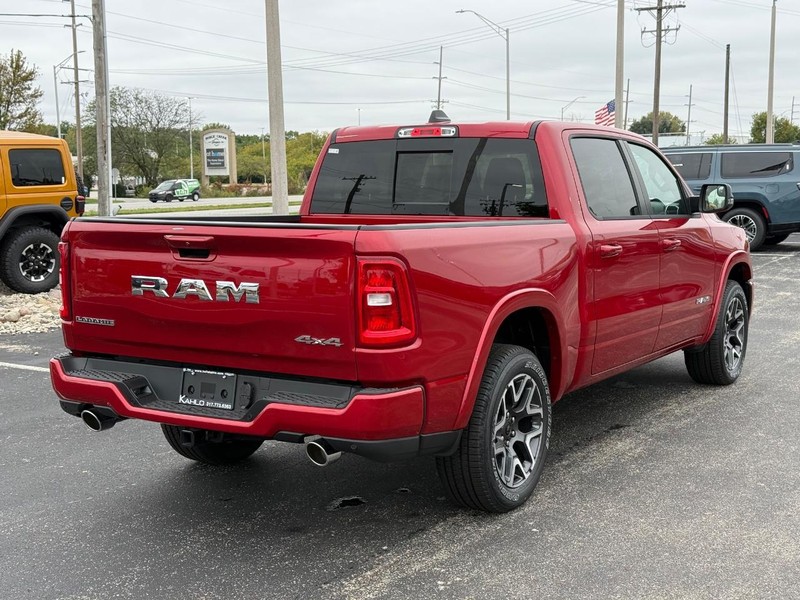 Ram 1500 Vehicle Full-screen Gallery Image 3