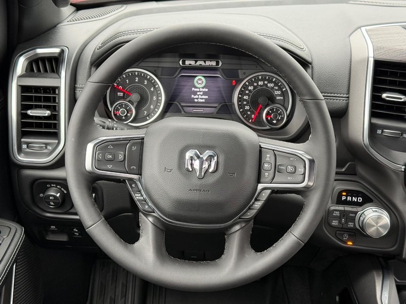 Ram 1500 Vehicle Full-screen Gallery Image 14