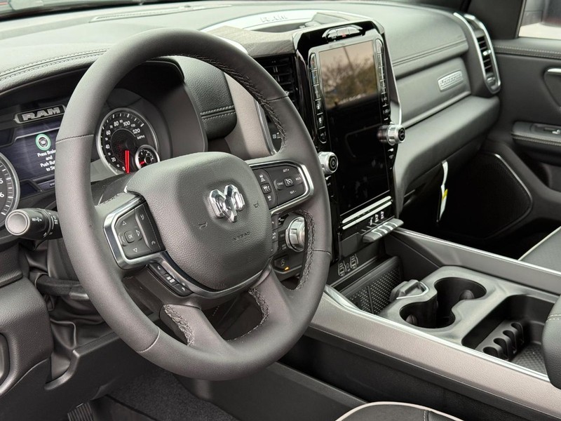 Ram 1500 Vehicle Full-screen Gallery Image 19