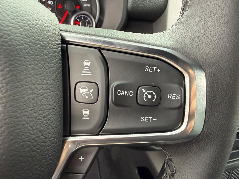 Ram 1500 Vehicle Full-screen Gallery Image 21