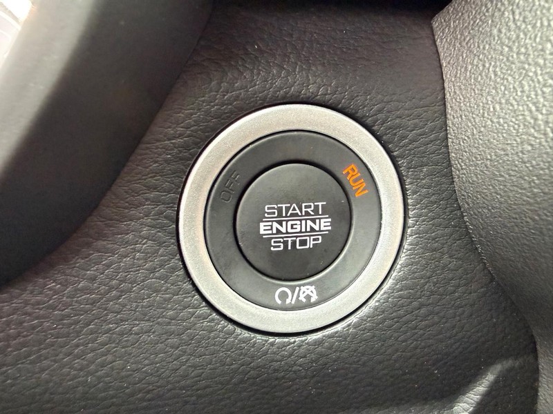 Ram 1500 Vehicle Full-screen Gallery Image 22