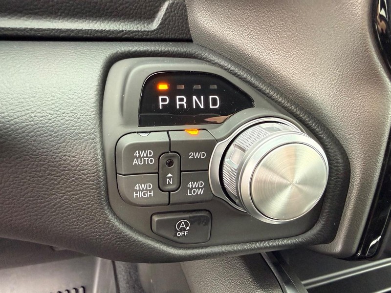 Ram 1500 Vehicle Full-screen Gallery Image 23
