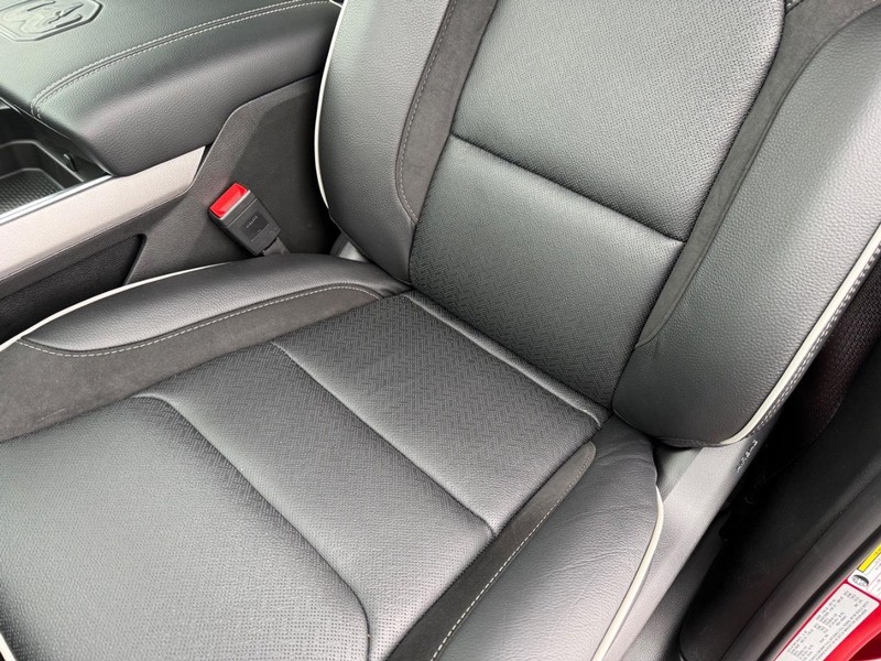 Ram 1500 Vehicle Full-screen Gallery Image 30