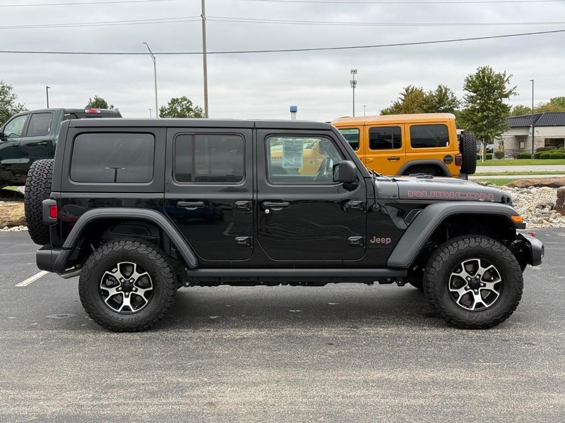 Jeep Wrangler Vehicle Full-screen Gallery Image 2