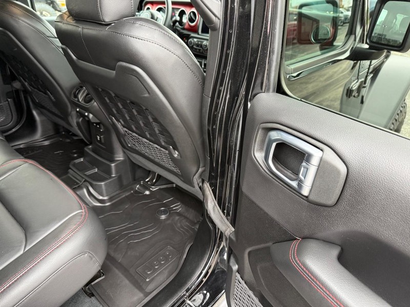 Jeep Wrangler Vehicle Full-screen Gallery Image 12