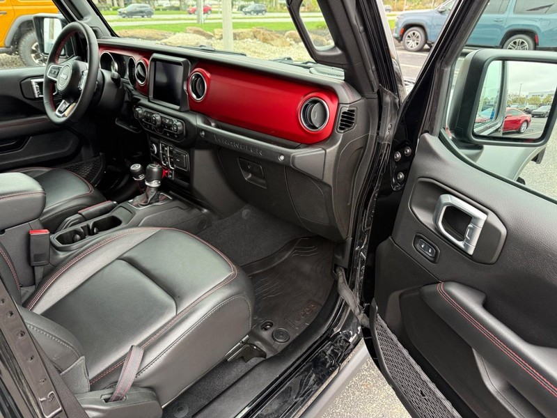 Jeep Wrangler Vehicle Full-screen Gallery Image 15