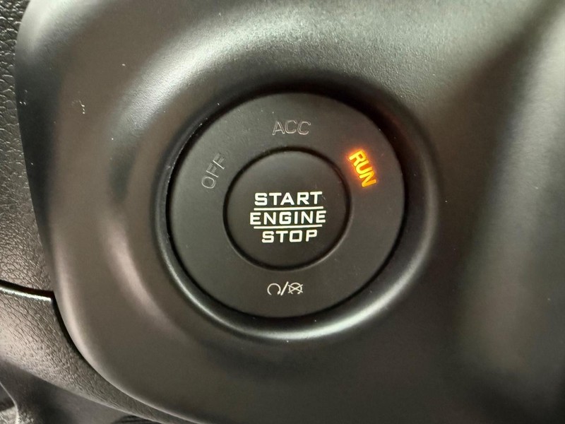 Jeep Wrangler Vehicle Full-screen Gallery Image 22