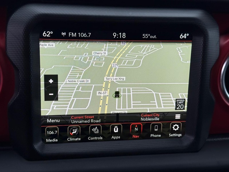 Jeep Wrangler Vehicle Full-screen Gallery Image 25