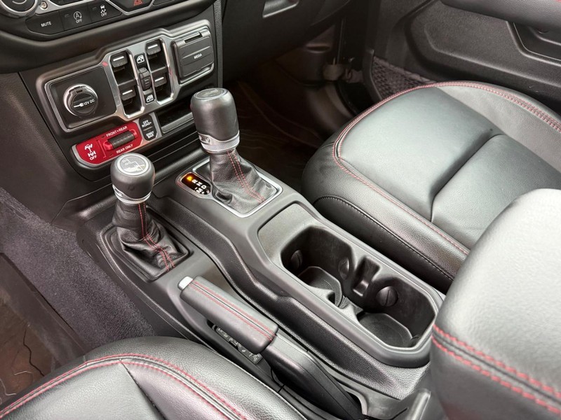 Jeep Wrangler Vehicle Full-screen Gallery Image 27