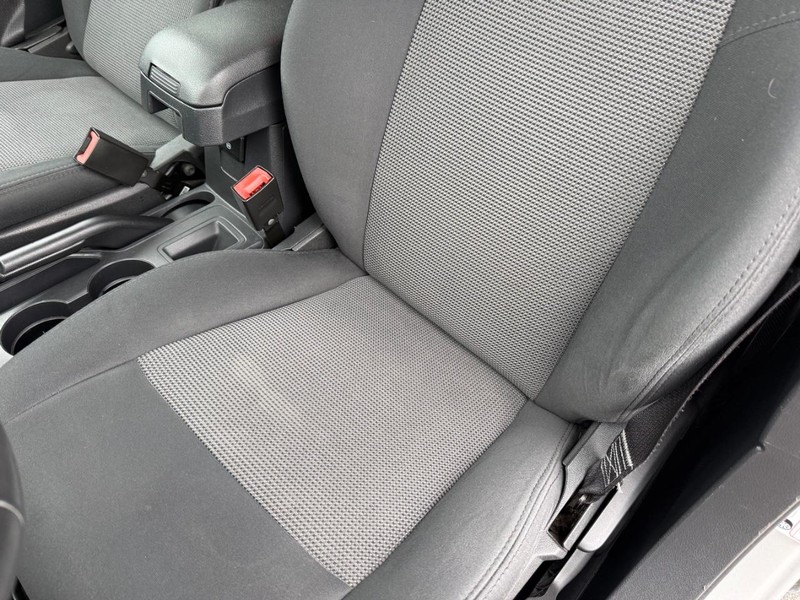 Jeep Compass Vehicle Full-screen Gallery Image 31