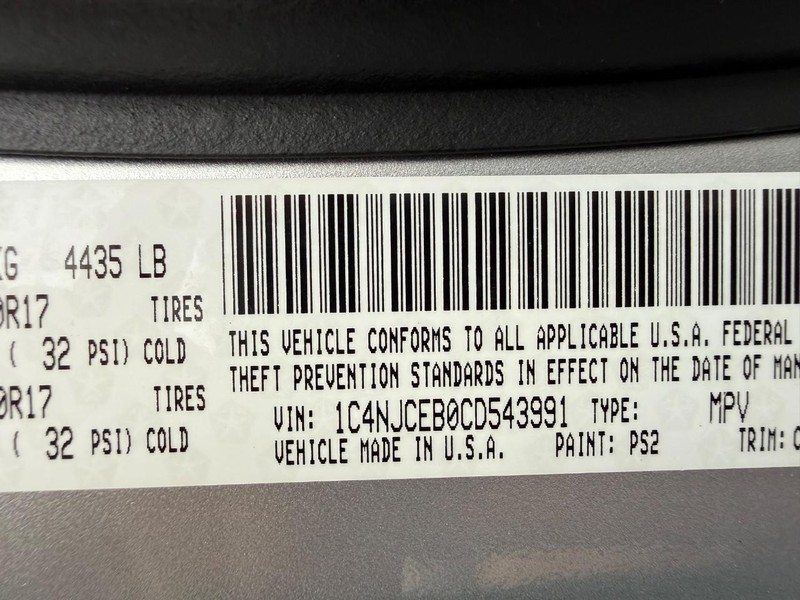Jeep Compass Vehicle Full-screen Gallery Image 32