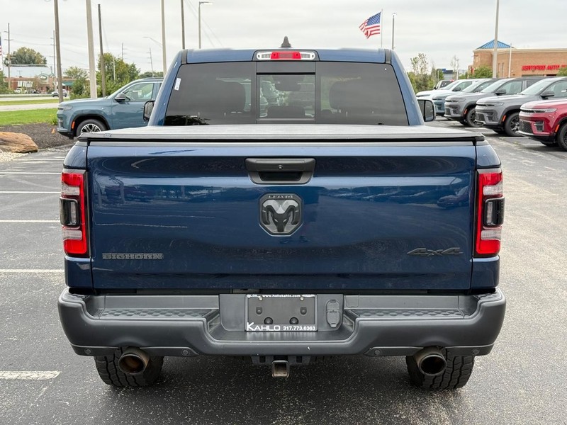 Ram 1500 Vehicle Full-screen Gallery Image 4