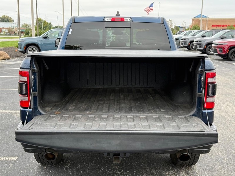 Ram 1500 Vehicle Full-screen Gallery Image 7