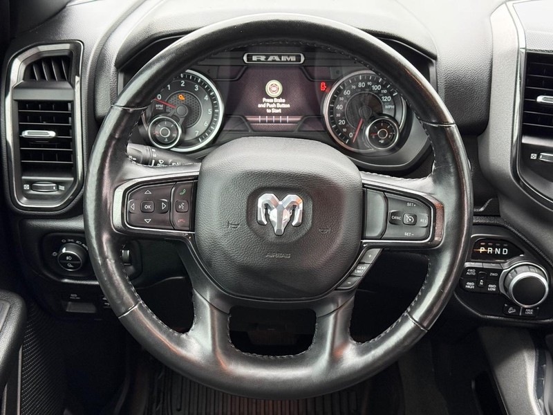 Ram 1500 Vehicle Full-screen Gallery Image 14