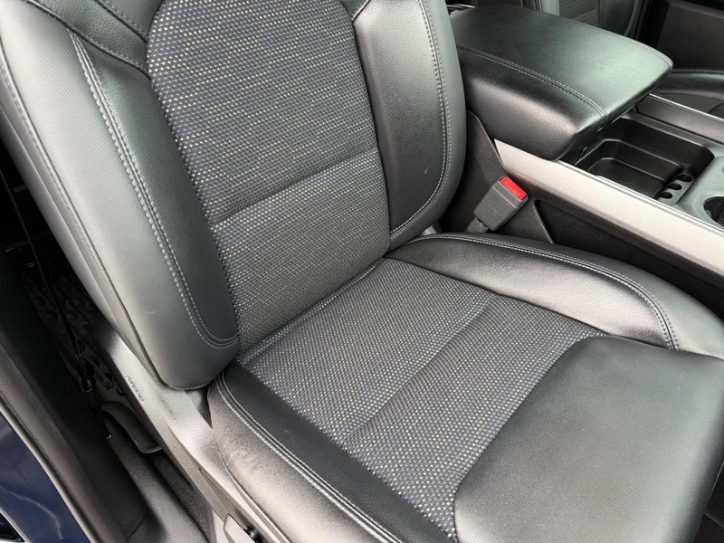 Ram 1500 Vehicle Full-screen Gallery Image 16