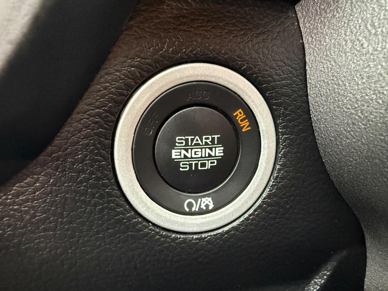 Ram 1500 Vehicle Full-screen Gallery Image 22