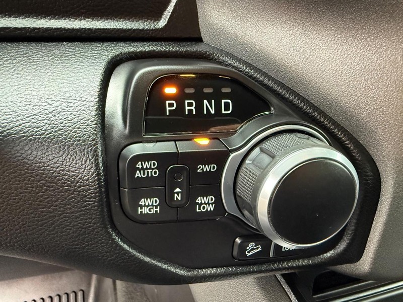 Ram 1500 Vehicle Full-screen Gallery Image 23