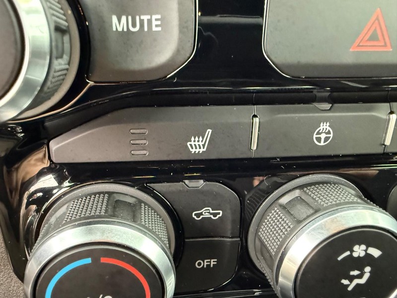 Ram 1500 Vehicle Full-screen Gallery Image 24