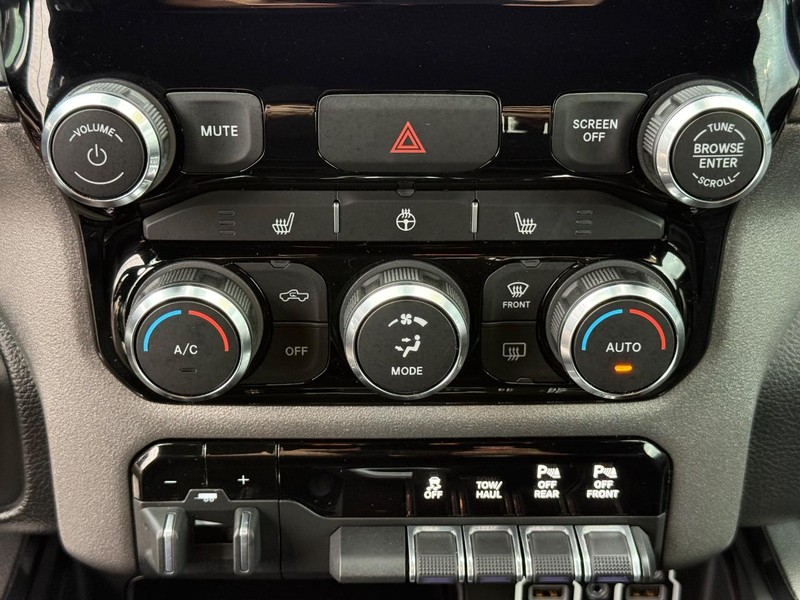 Ram 1500 Vehicle Full-screen Gallery Image 27