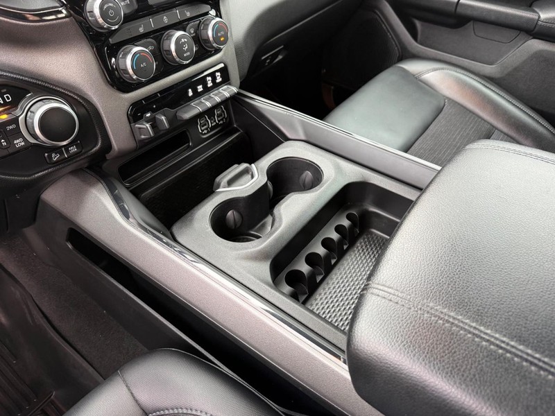 Ram 1500 Vehicle Full-screen Gallery Image 28