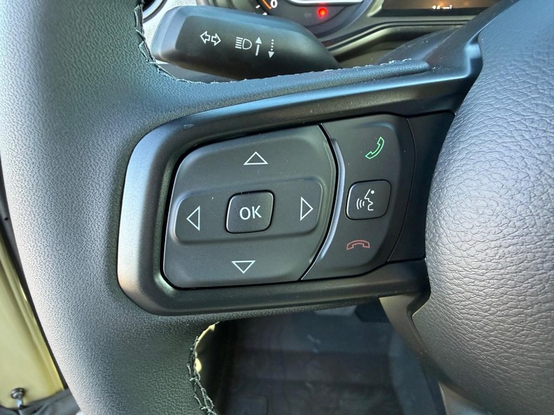 Jeep Wrangler Vehicle Full-screen Gallery Image 19