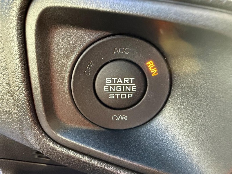 Jeep Wrangler Vehicle Full-screen Gallery Image 21