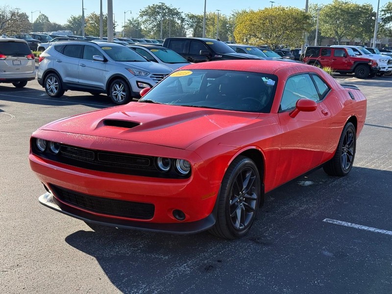 Dodge Challenger Vehicle Full-screen Gallery Image 08