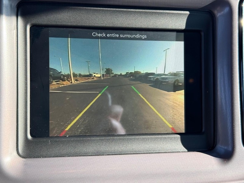 Dodge Challenger Vehicle Full-screen Gallery Image 21