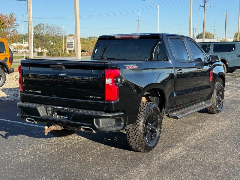 Chevrolet Silverado 1500 Vehicle Full-screen Gallery Image 03