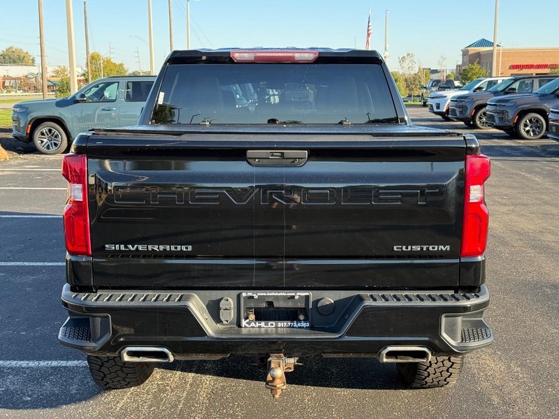 Chevrolet Silverado 1500 Vehicle Full-screen Gallery Image 04