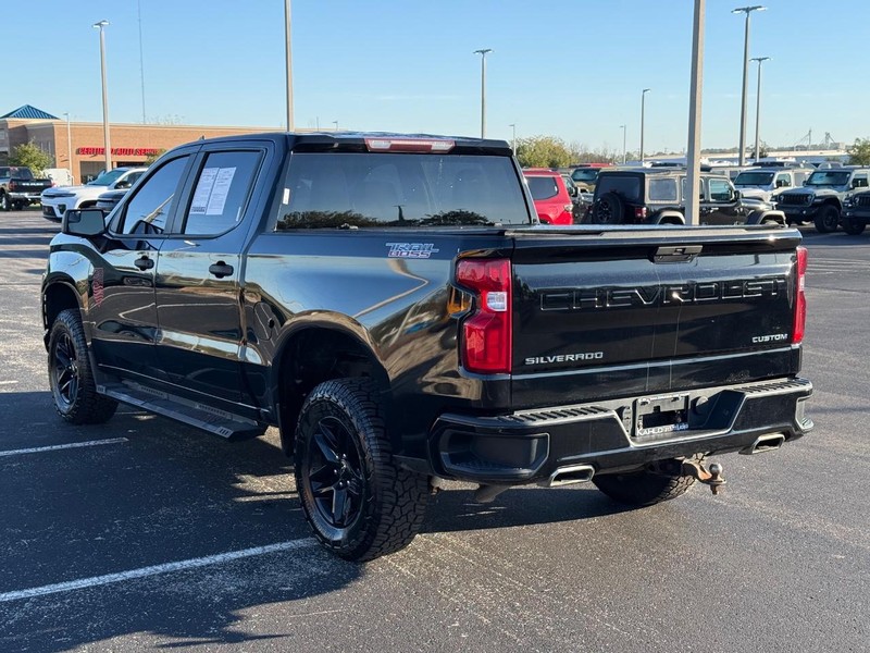 Chevrolet Silverado 1500 Vehicle Full-screen Gallery Image 05