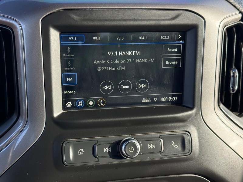 Chevrolet Silverado 1500 Vehicle Full-screen Gallery Image 20