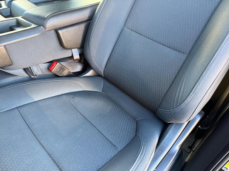 Chevrolet Silverado 1500 Vehicle Full-screen Gallery Image 30