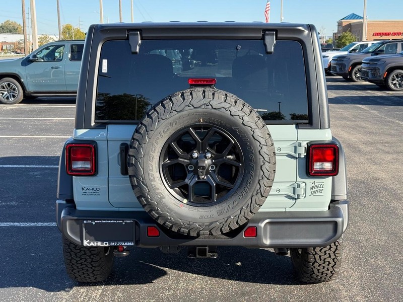 Jeep Wrangler Vehicle Full-screen Gallery Image 4