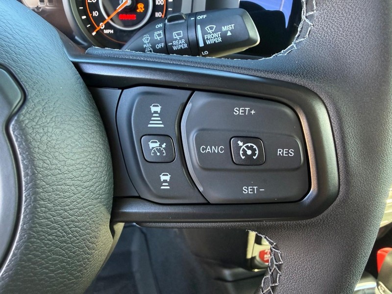 Jeep Wrangler Vehicle Full-screen Gallery Image 20