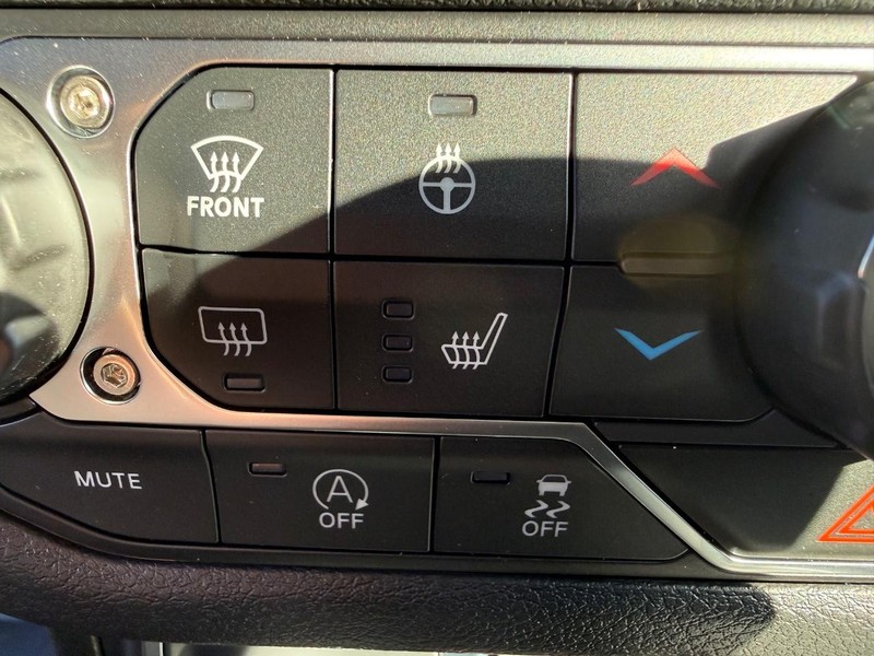 Jeep Wrangler Vehicle Full-screen Gallery Image 22